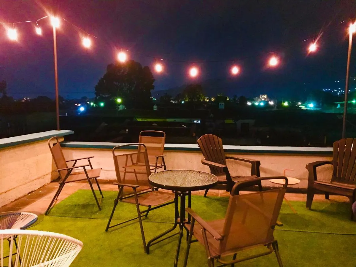 Hotel Luna Maya Antigua