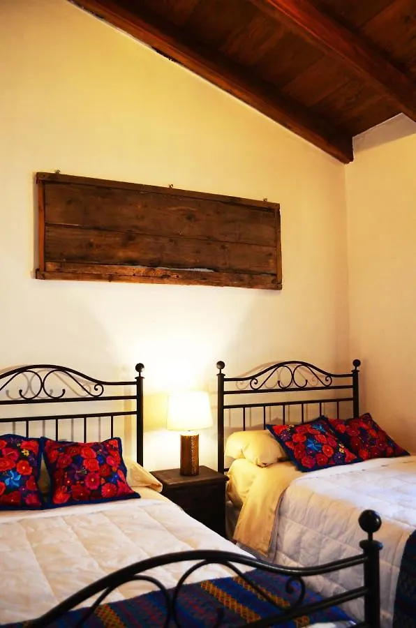 Hotel Luna Maya Antigua