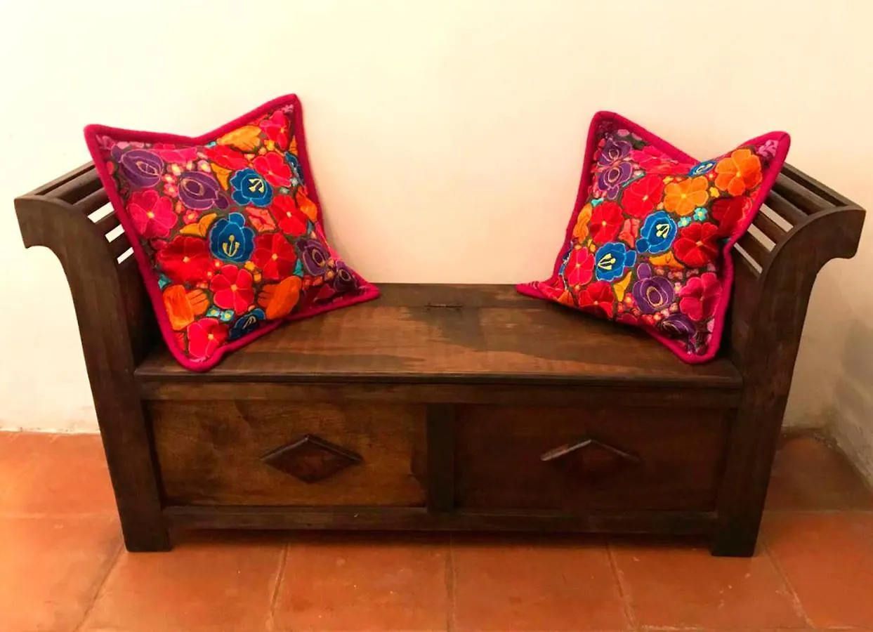 Luna Maya Antigua Guatemala
