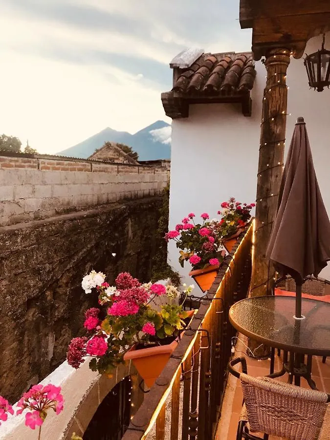 Hotel Luna Maya Antigua